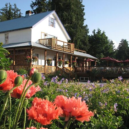 Heriot Bay Inn Exterior photo