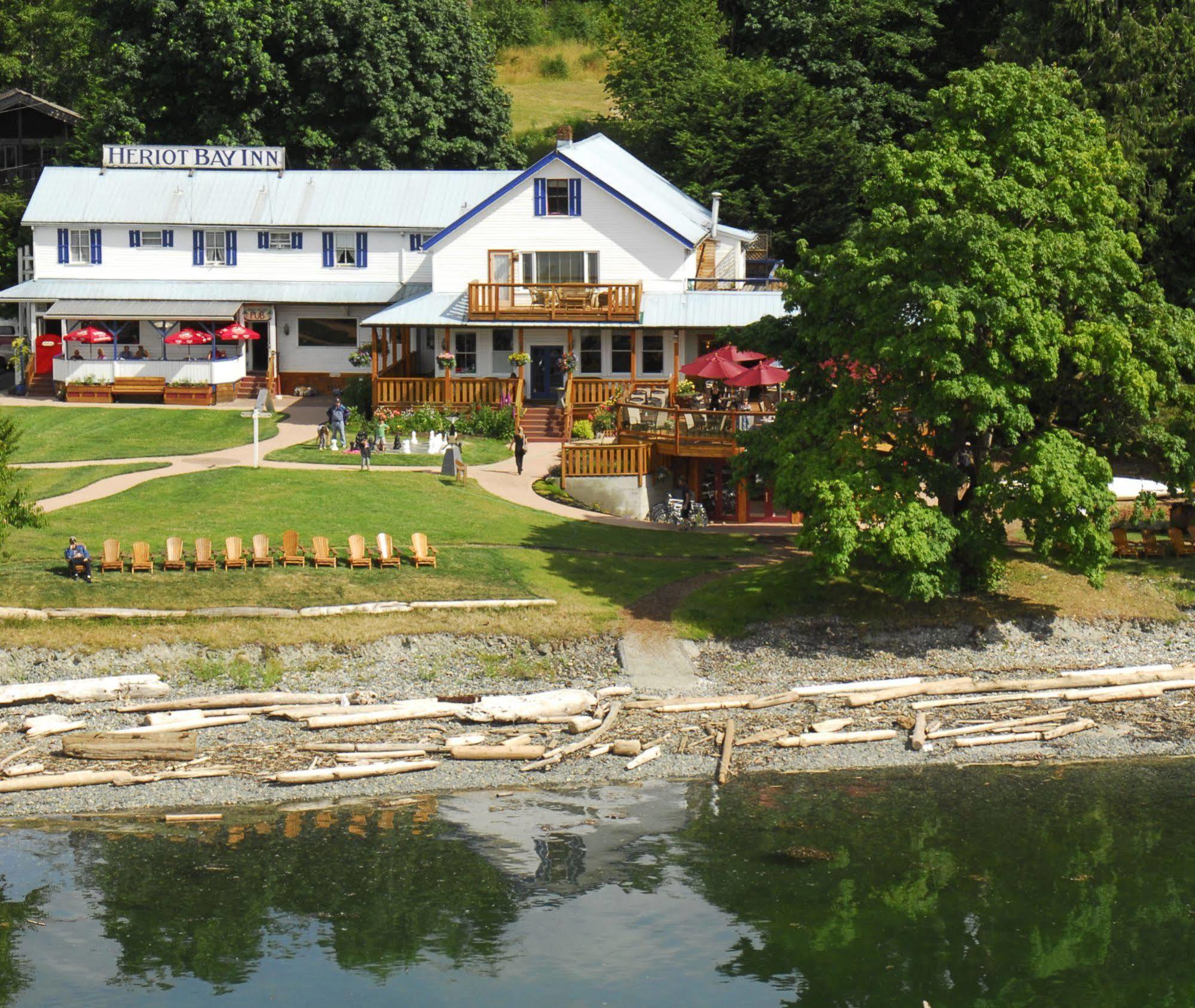 Heriot Bay Inn Exterior photo